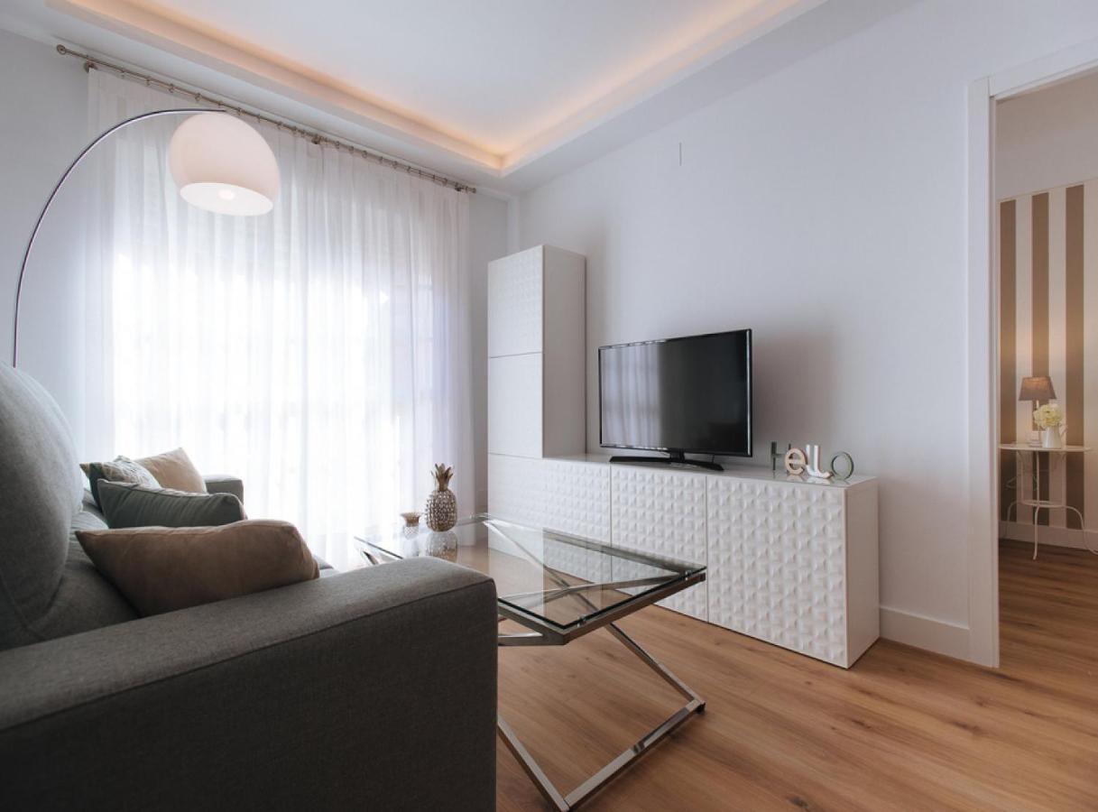 Azahares Suite Apartment Севиля Екстериор снимка