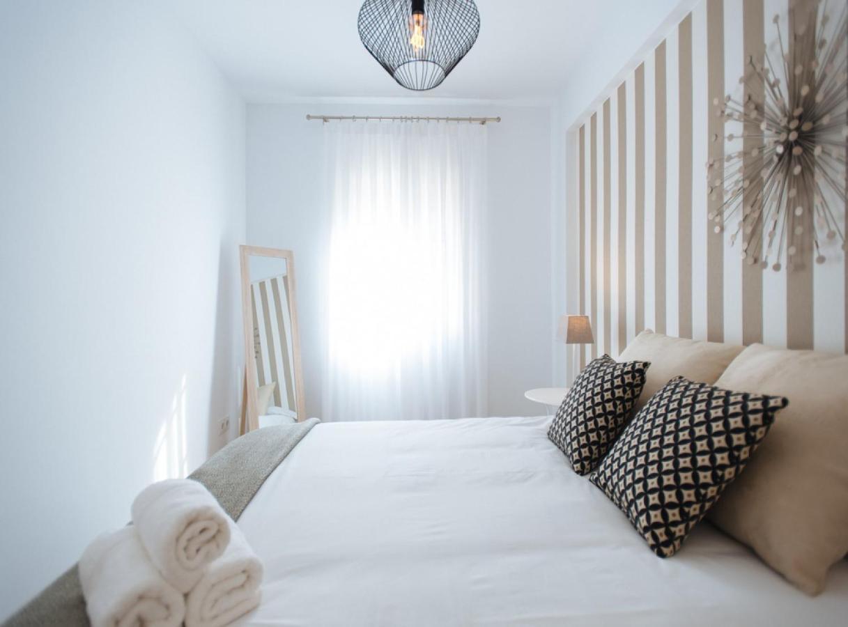 Azahares Suite Apartment Севиля Екстериор снимка
