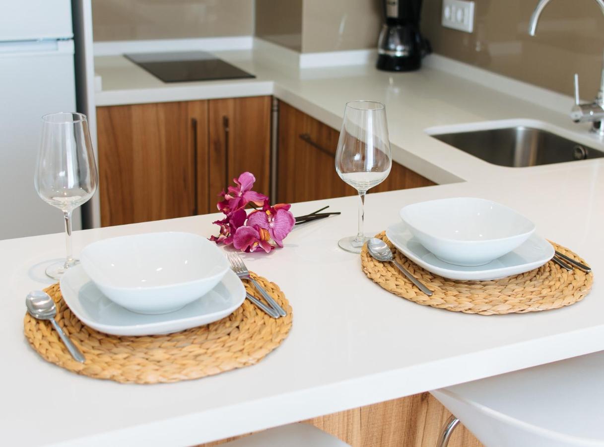 Azahares Suite Apartment Севиля Екстериор снимка