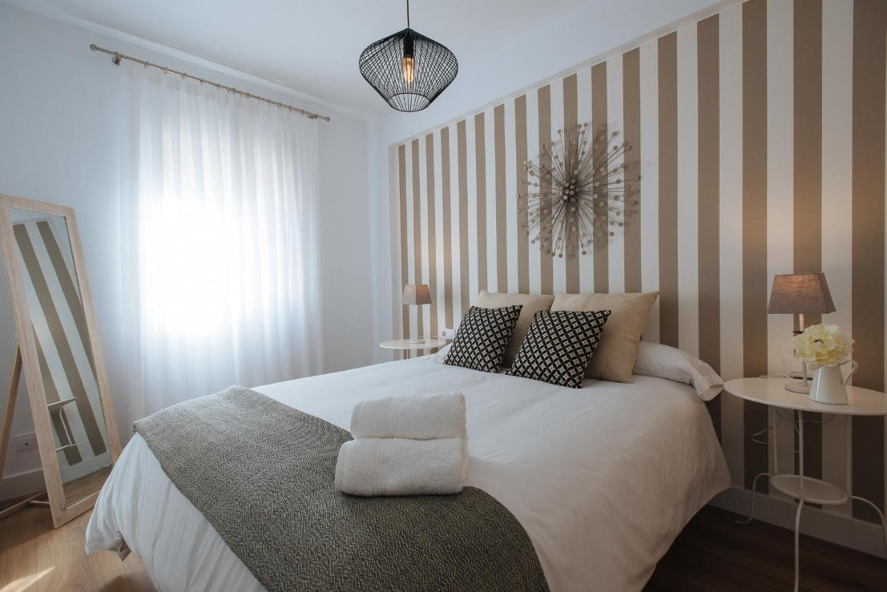 Azahares Suite Apartment Севиля Екстериор снимка