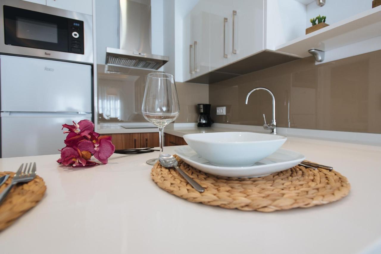 Azahares Suite Apartment Севиля Екстериор снимка